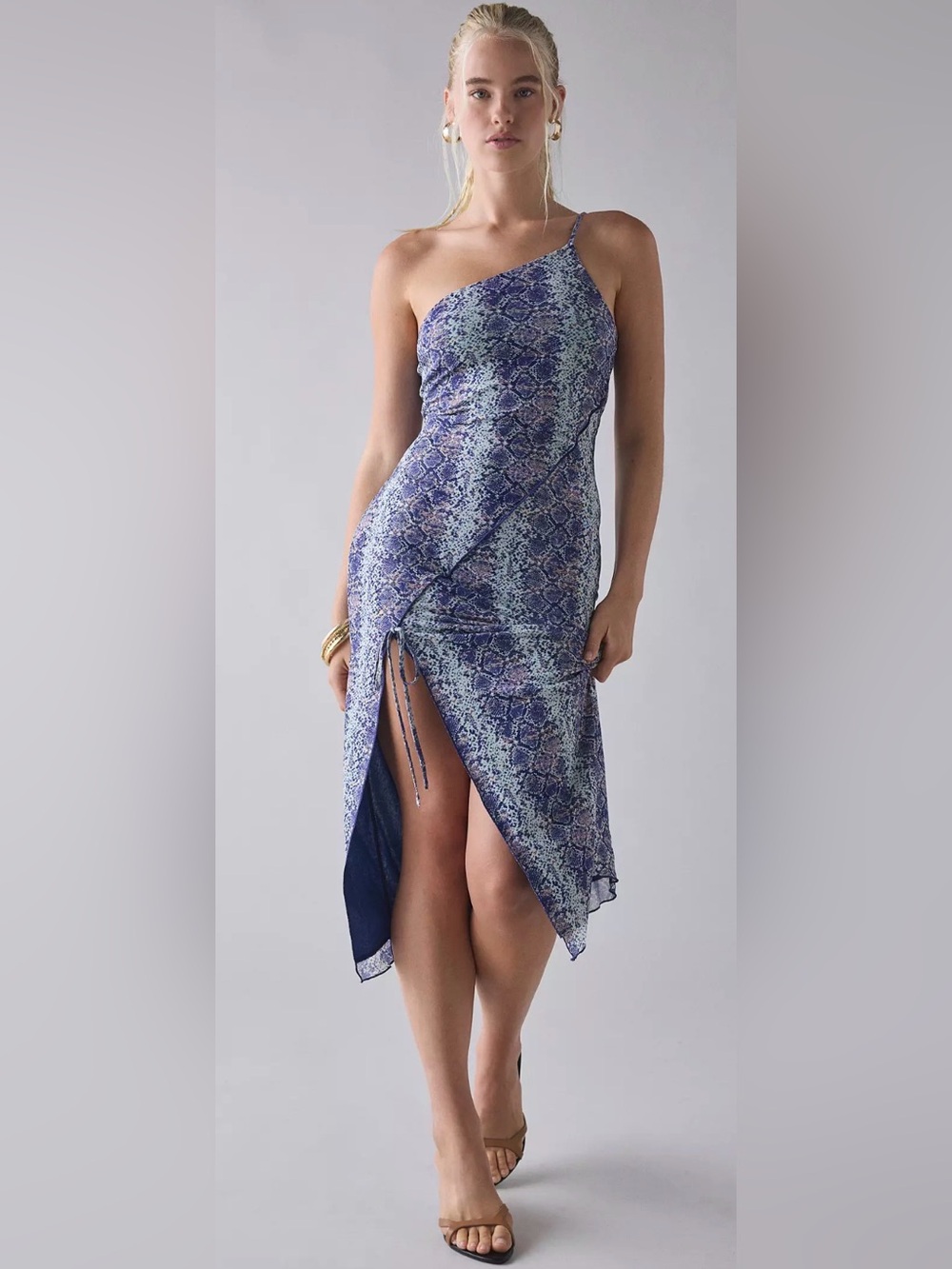 Kimchi Blue Blue Snakeskin One Shoulder Ruched Midi Dress Medium